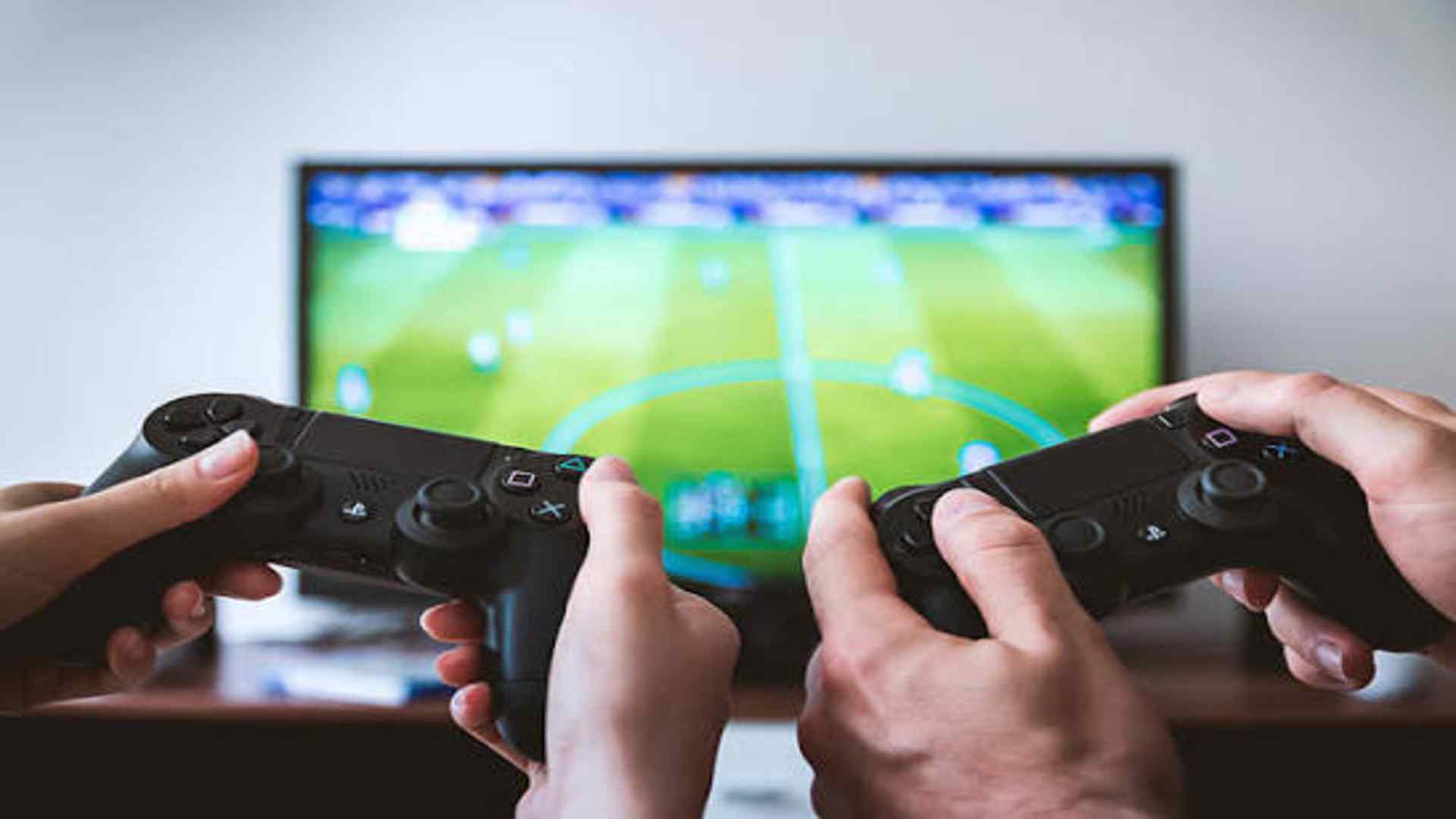 Why Random Selection Can Make Difficult Choices Easier